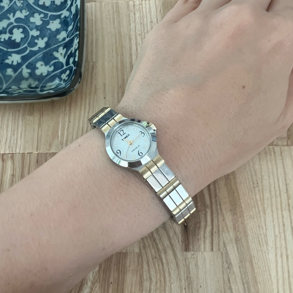 Timex ladies two toned expansion bracelet watch NEW BATTERY